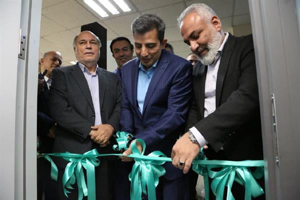 همزمان با آغاز سال تحصیلی جدید و در اولین روز بازگشایی مدارس، شرکت پخش رازی، پیشگام صنعت توزیع دارویی کشور، در اقدامی نوآورانه، نخستین مرکز فروش غیرحضوری دارو و تجهیزات پزشکی ایران را افتتاح کرد.