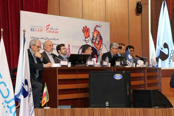 گزارش پنل صنفی تحریم های بین المللی و آثار آن در صنعت داروسازی کشور در بیست و دومین سمینار دانشجویان داروسازی ایران